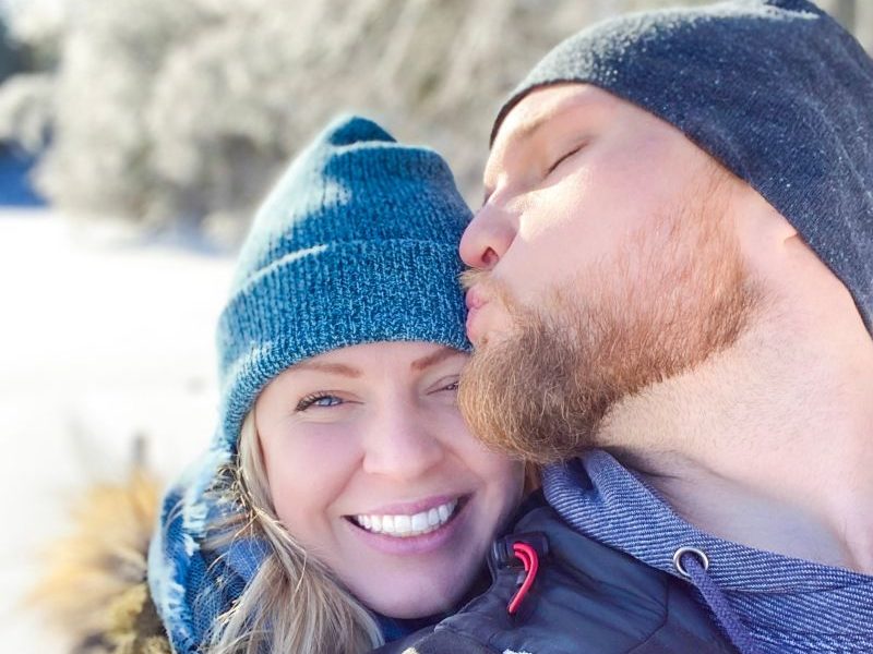 couple in a healthy relationship taking a selfie