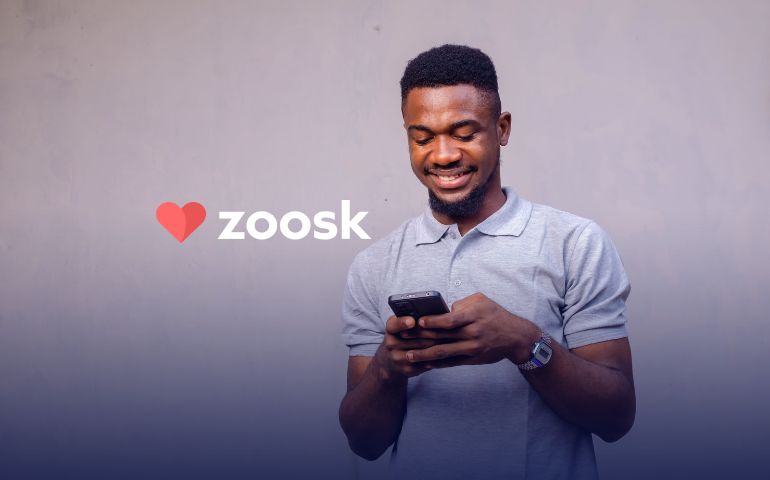 Man texting a women he likes